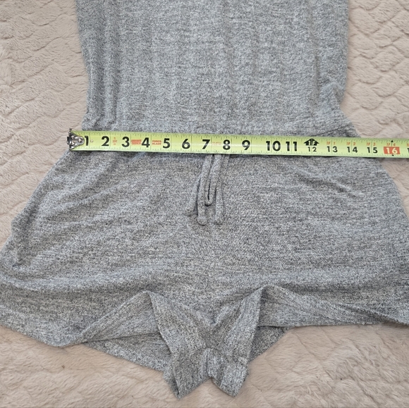 GAP Gray Scoop Back Waist-Defined Sleeveless Romper, Size Medium - Picture 4 of 10